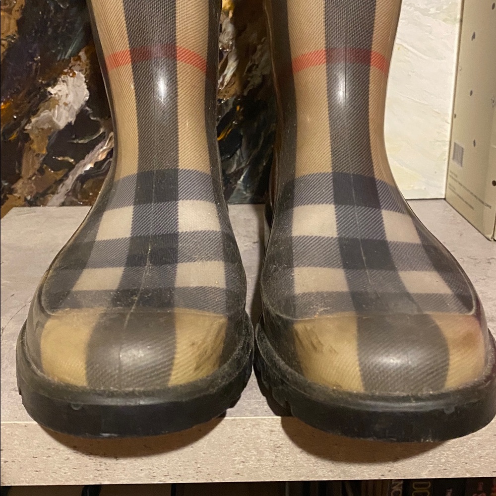 Burberry Rain Boots - Picture 5 of 10